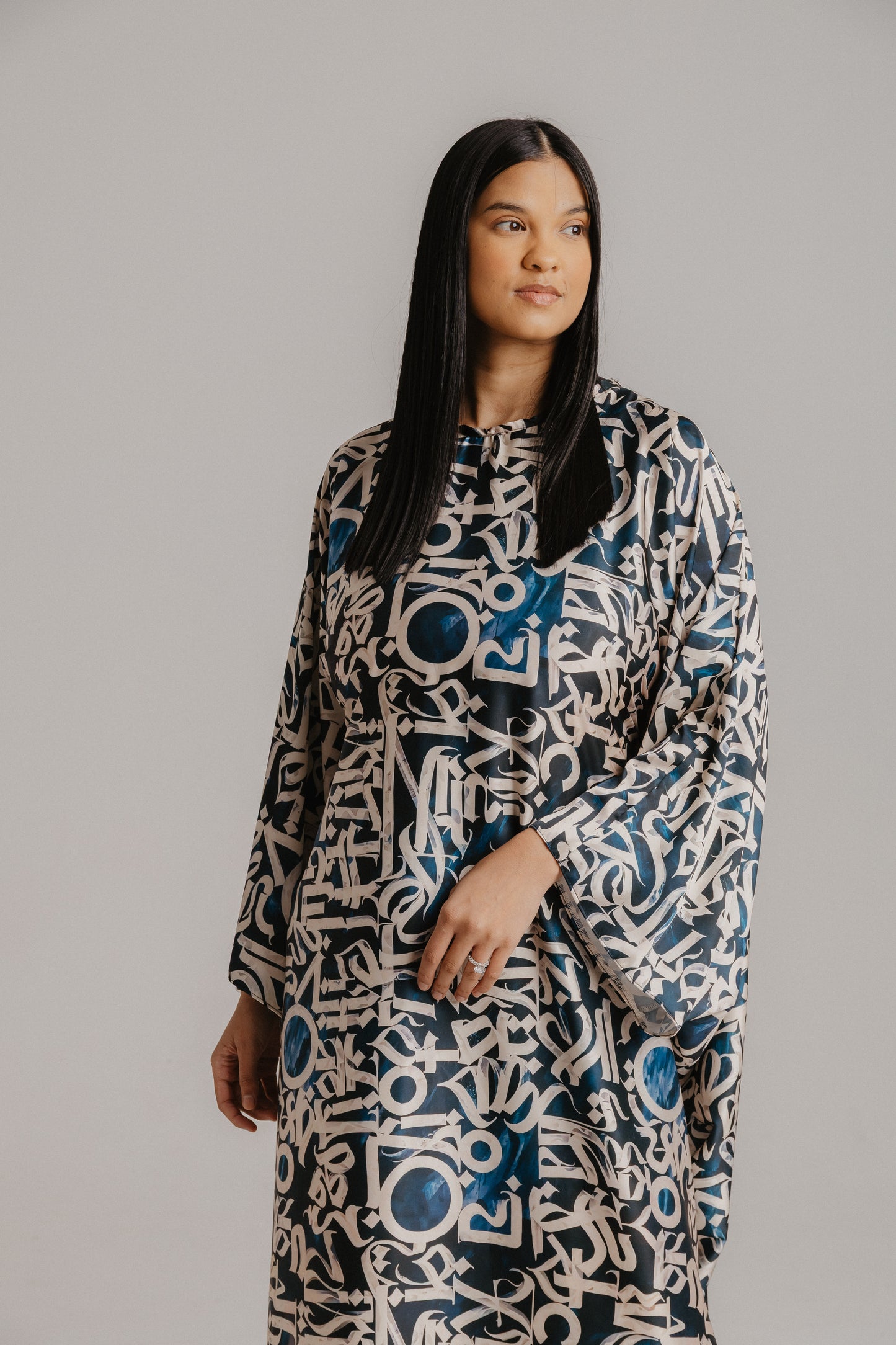 DAHLIA- Ivory&Blue